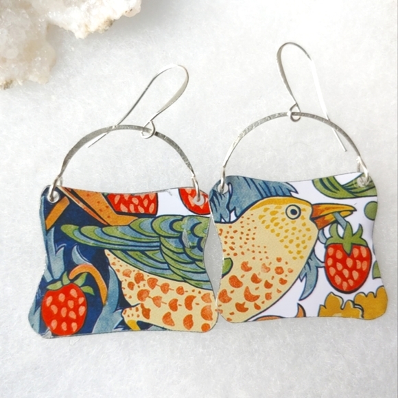๐SOLD๐The Strawberry Thief William Morris Folk Art Earrings - Picture 2 of 9